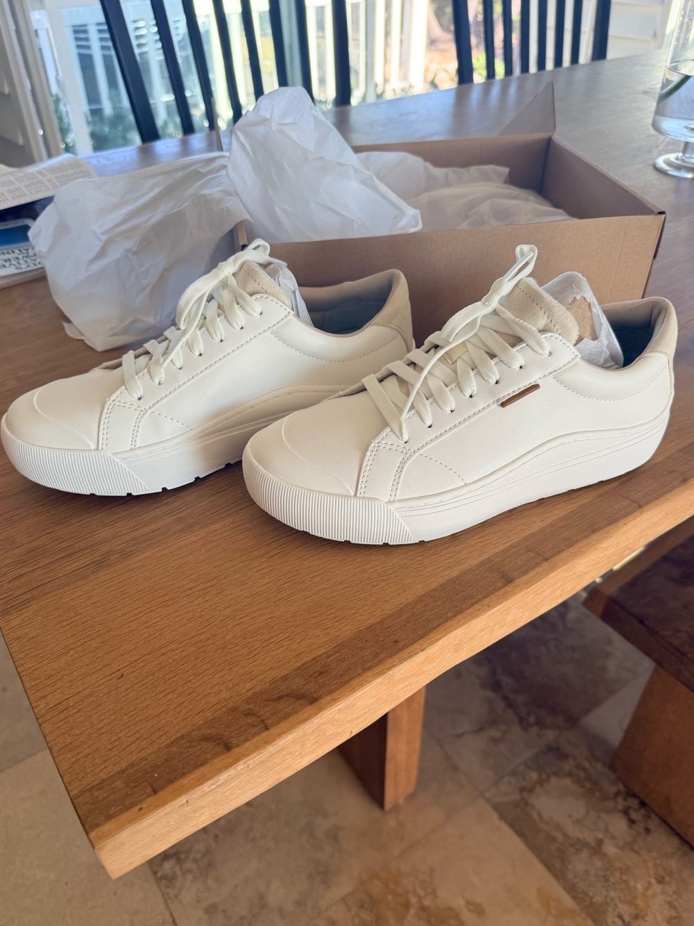 Dr.Scholl’s Time Off Platform Sneaker NWT 8.5W wide width - white smooth